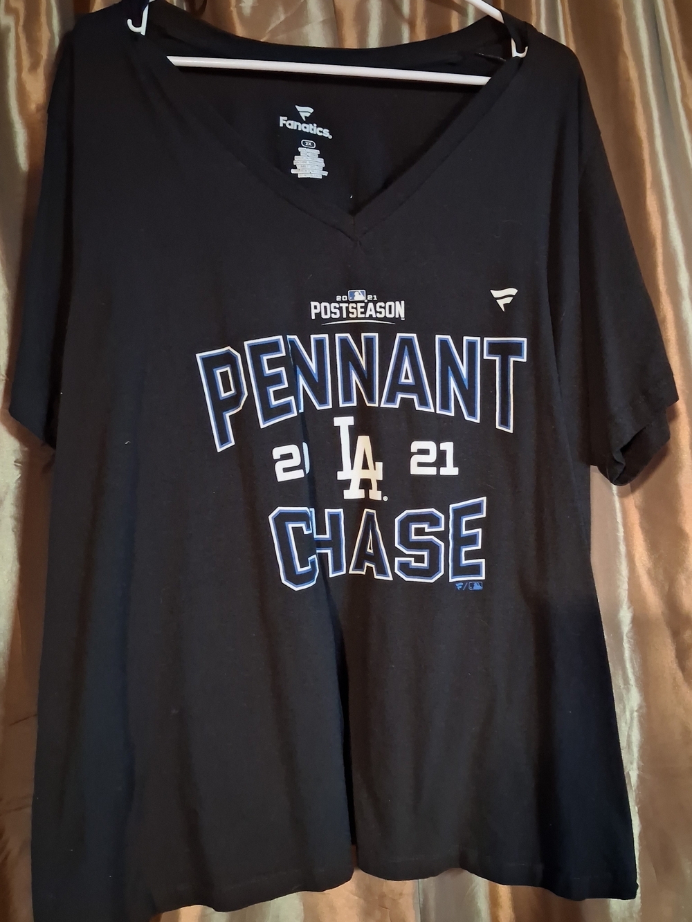 Fanatics Black Los Angeles Dodgers Pennant Chase V-Neck Tee